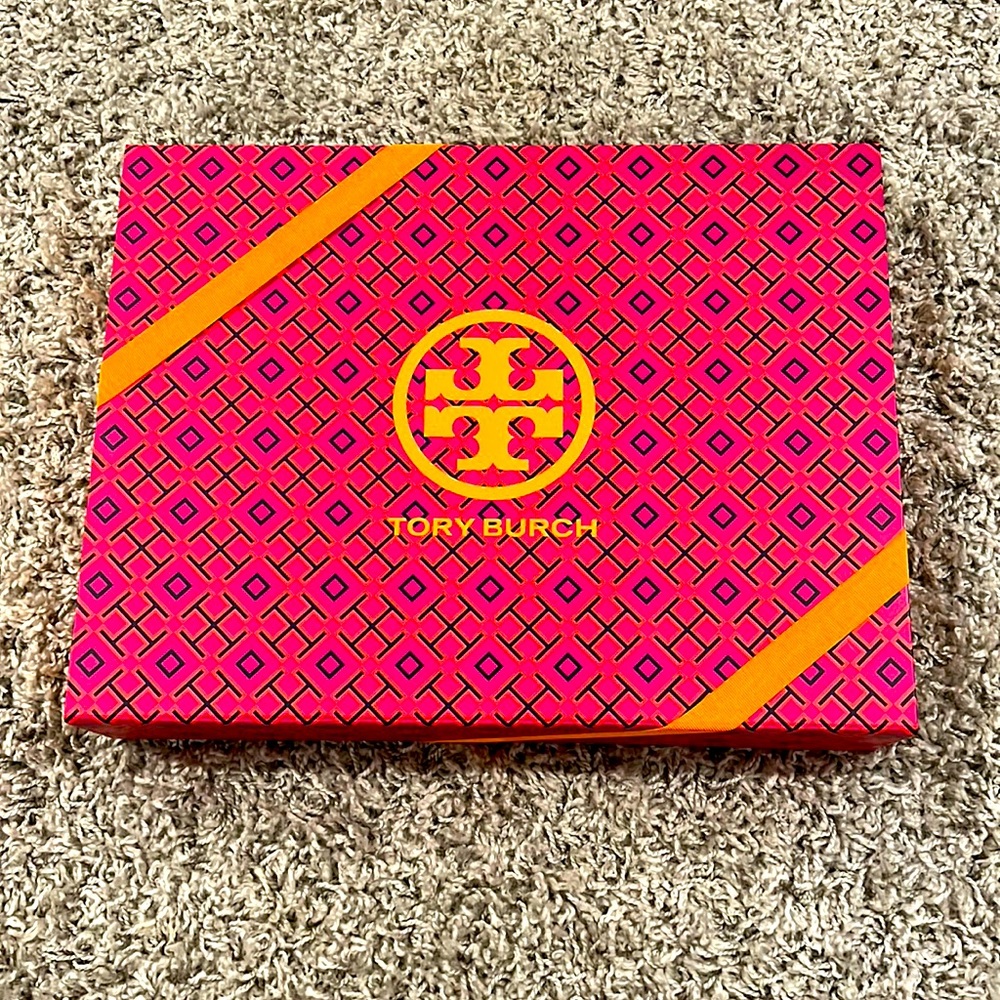 Large Tory Burch Gift Box & Tissue Paper 17.5”x13.5”